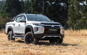 Mitsubishi Triton Xtreme Double Cab 2020 года  (ZA)